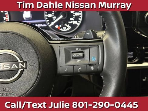 Used 2025 Nissan Pathfinder SL AWD/4WD image 24