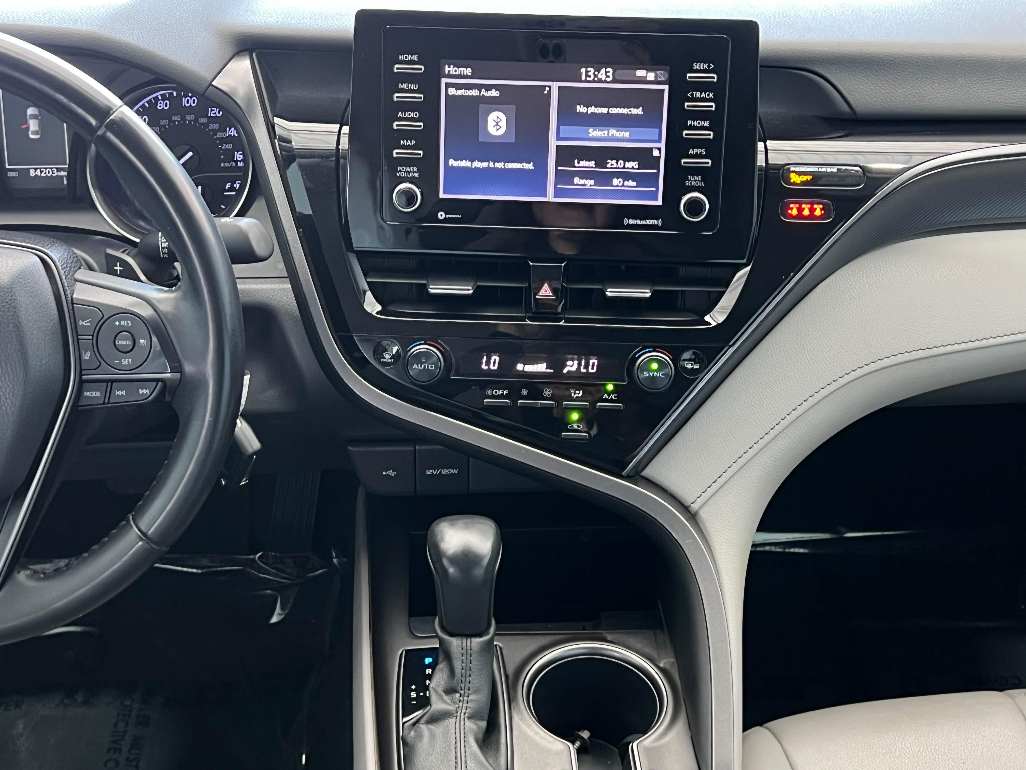 Used 2022 Toyota Camry SE w/ Carpet Mat Package (TMS) FWD image 21