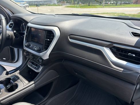 Used 2023 GMC Acadia SLT w/ Preferred Package FWD image 40