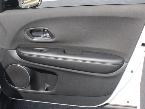Used 2022 Honda HR-V EX image 29