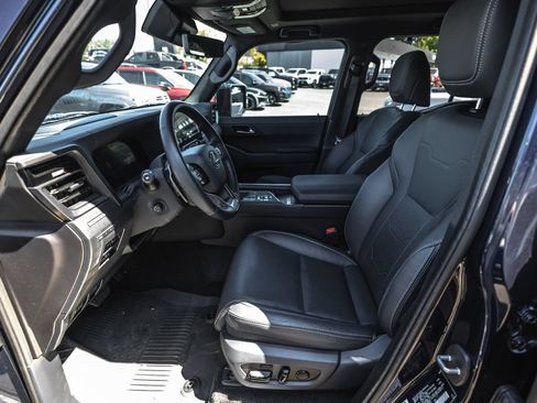 Used 2024 Lexus GX 550 w/ Accessory Package (Z1) AWD/4WD image 17