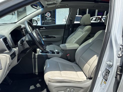 Used 2019 Kia Sportage EX w/ EX Premium Package FWD image 11