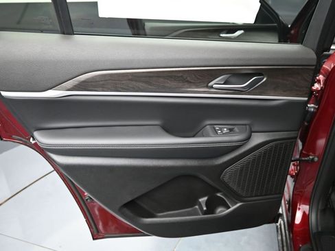 New 2026 Jeep Grand Cherokee L 4WD image 25