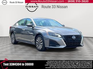Used 2024 Nissan Altima 2.5 SV image 1