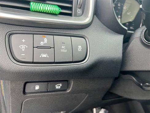 Used 2017 Kia Sorento SX image 37