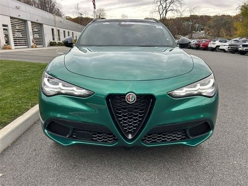 New 2025 Alfa Romeo Stelvio Sprint image 3