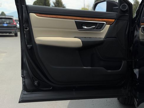 Used 2017 Honda CR-V Touring image 13
