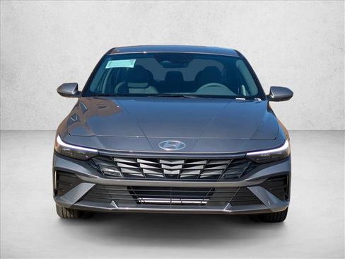 New 2026 Hyundai Elantra SE image 6