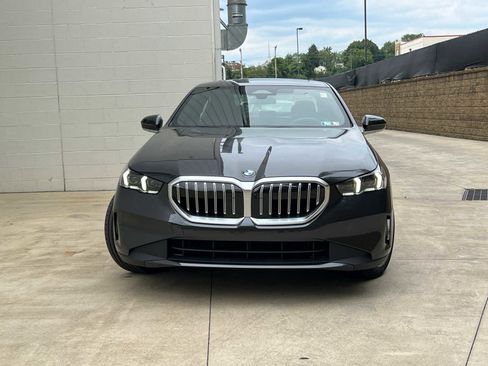 Used 2025 BMW 530i xDrive 530i xDrive w/ Premium Package image 2