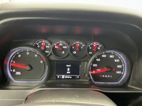 Used 2021 Chevrolet Silverado 2500 Custom w/ Custom Value Package image 8