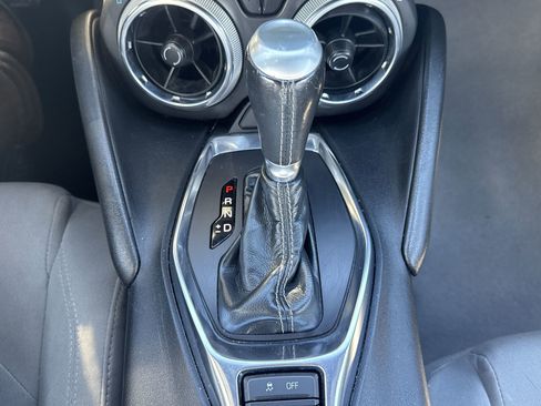 Certified 2020 Chevrolet Camaro LT image 15