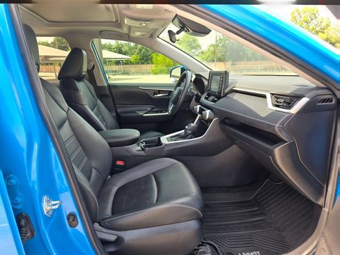 Used 2021 Toyota RAV4 XLE Premium FWD image 26