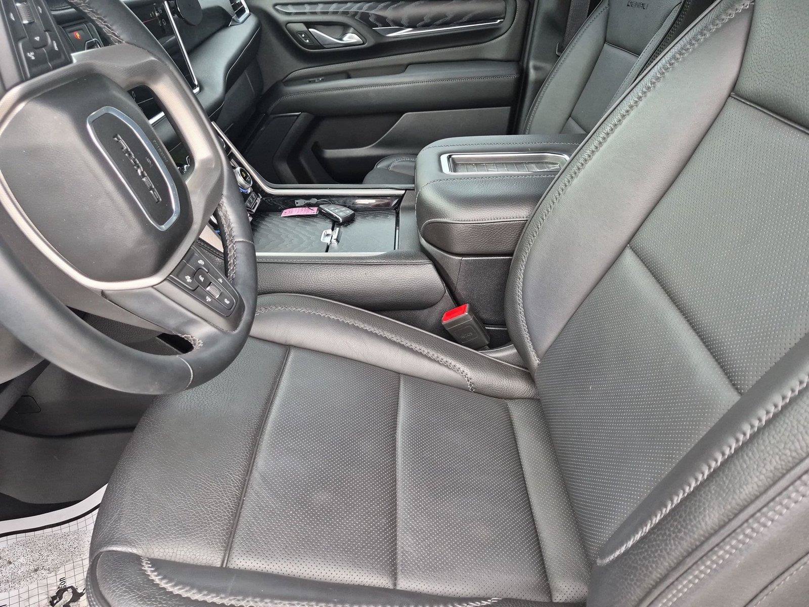 Used 2024 GMC Yukon Denali AWD/4WD image 17