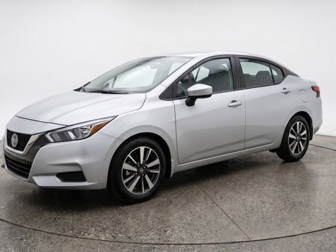 Used 2025 Nissan Versa SV FWD image 3