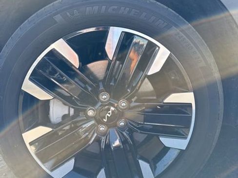 Certified 2023 Kia Telluride SX image 14