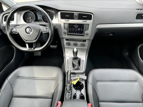 Used 2017 Volkswagen Golf S FWD image 21