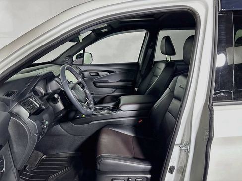 Used 2025 Honda Passport Black Edition image 11