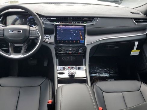 New 2025 Jeep Grand Cherokee Limited image 12