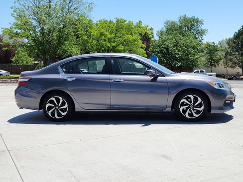 Used 2016 Honda Accord EX image 6