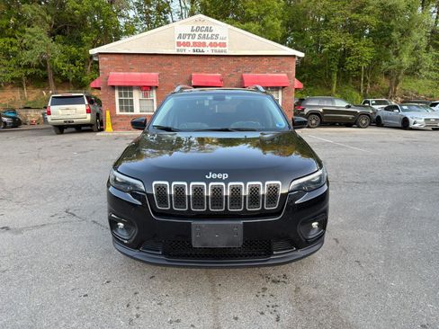 Used 2019 Jeep Cherokee Latitude Plus AWD/4WD image 2