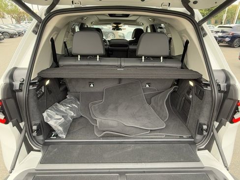 Used 2025 BMW X7 xDrive40i image 16