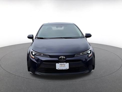 Used 2025 Toyota Corolla LE FWD image 4
