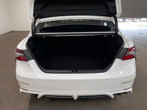 Used 2024 Toyota Camry SE w/ Convenience Package FWD image 17