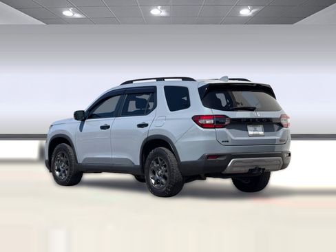Certified 2023 Honda Pilot TrailSport image 3