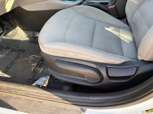 Used 2017 Hyundai Elantra SE FWD image 18