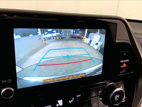 Used 2023 Toyota Highlander XLE image 27