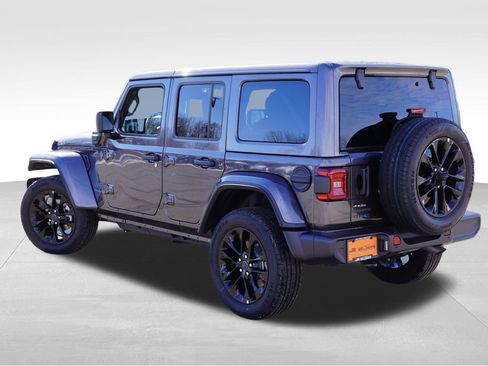 Certified 2025 Jeep Wrangler Unlimited Sahara w/ Safety Group image 7