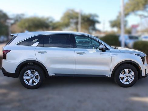 New 2026 Kia Sorento LX FWD image 5