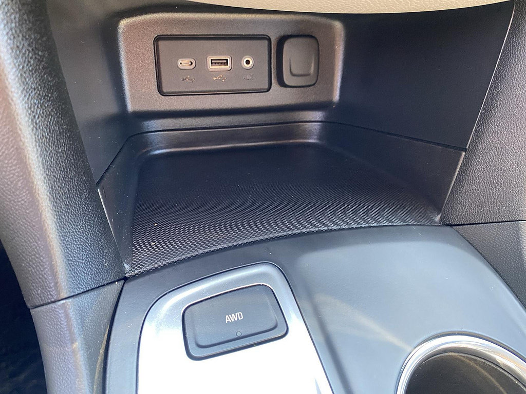 Used 2020 Chevrolet Equinox LS AWD/4WD image 19