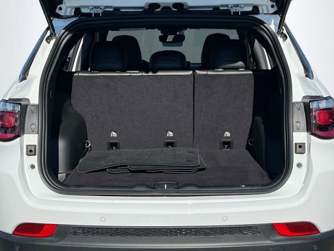 Certified 2025 Jeep Compass Limited image 23