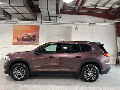 Used 2025 GMC Acadia Elevation image 5