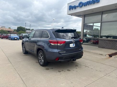 Used 2019 Toyota Highlander XLE AWD/4WD image 7
