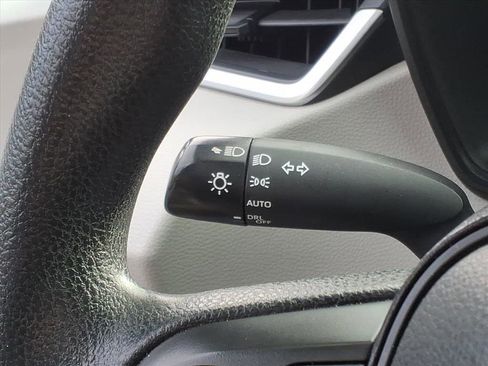 Used 2022 Toyota Corolla LE image 15