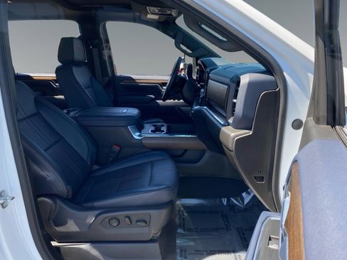 Used 2024 Chevrolet Silverado 3500 High Country w/ High Country Premium Package image 15