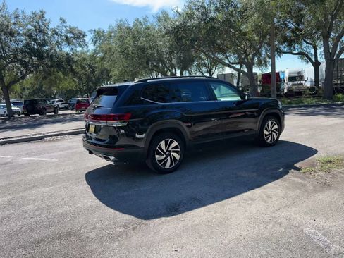 Used 2026 Volkswagen Atlas SE FWD image 14