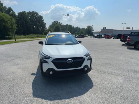 Used 2023 Subaru Outback Premium image 3