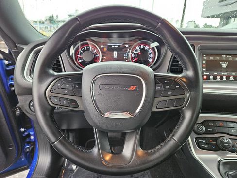 Used 2021 Dodge Challenger SXT image 17