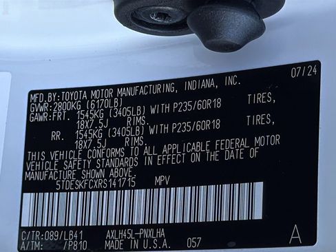 Certified 2024 Toyota Sienna Platinum image 31