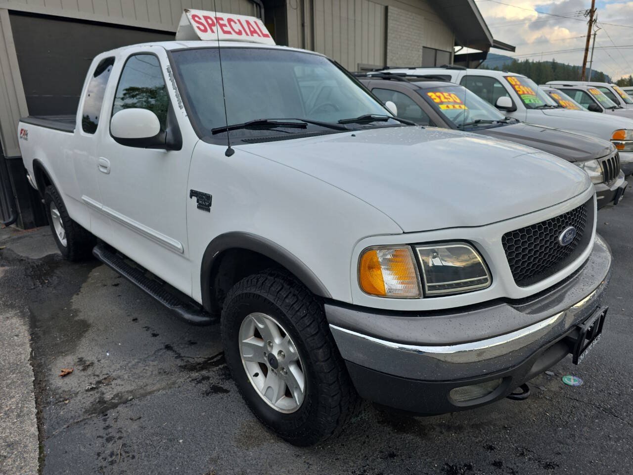 Used 2002 Ford F150 XLT AWD/4WD image 1