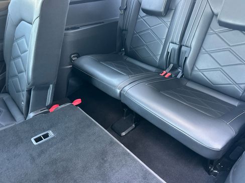 Certified 2024 Volkswagen Atlas SE image 15