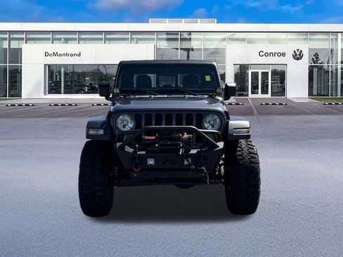 Used 2023 Jeep Gladiator Sport w/ Off Road Group AWD/4WD image 2