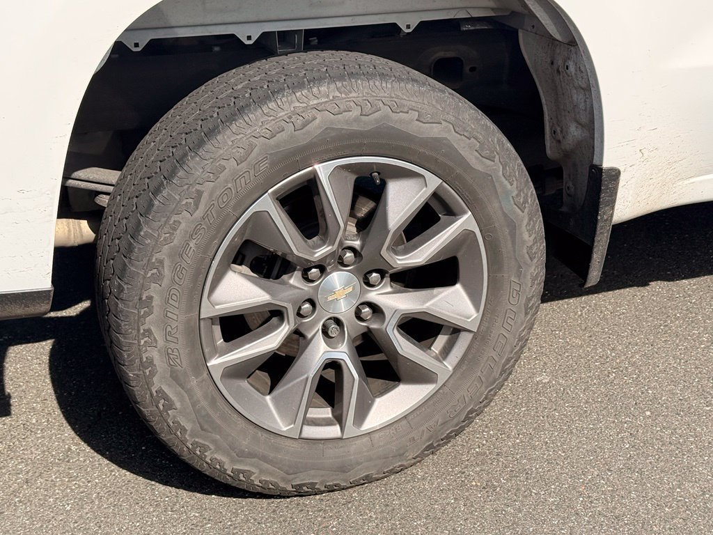 Used 2021 Chevrolet Silverado 1500 LT w/ Z71 Off-Road Package AWD/4WD image 12
