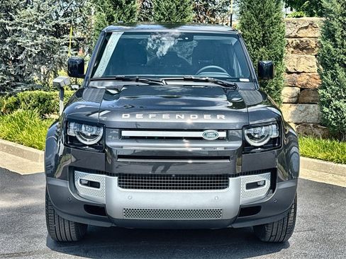 Used 2025 Land Rover Defender 110 S image 8