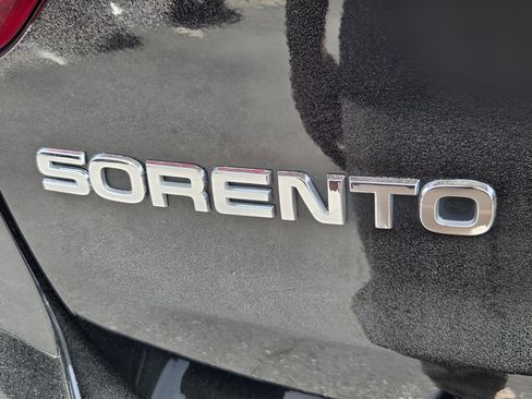 Used 2015 Kia Sorento LX image 34