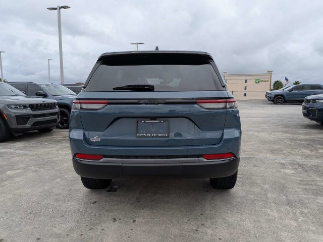 New 2027 Jeep Grand Cherokee Limited w/ Limited Altitude Package RWD image 5