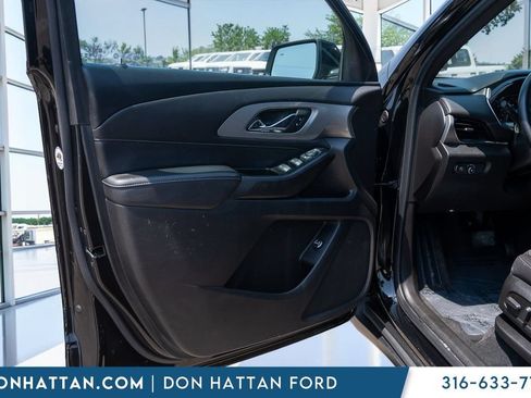 Used 2023 Chevrolet Traverse LT AWD/4WD image 15
